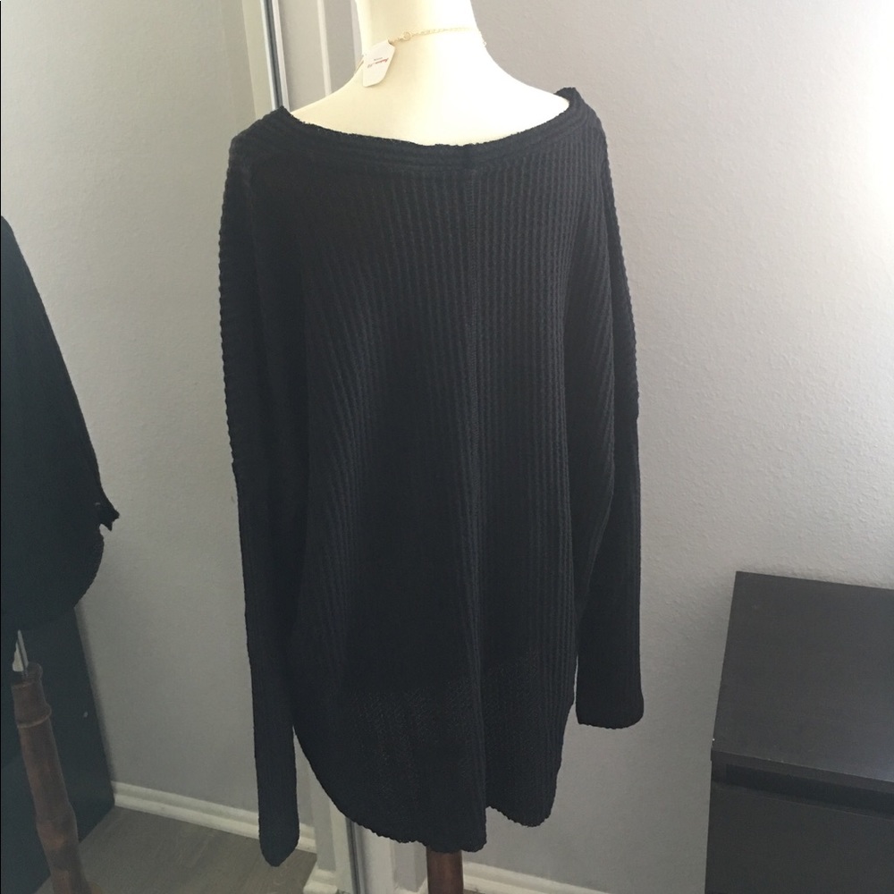 Penny Knotted Front Button Down Top - Picture 5 of 5